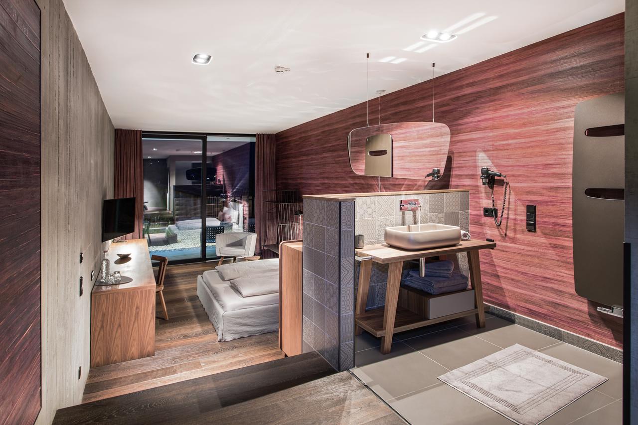 Senses Violett Suites - Adults Only Zell am See Buitenkant foto